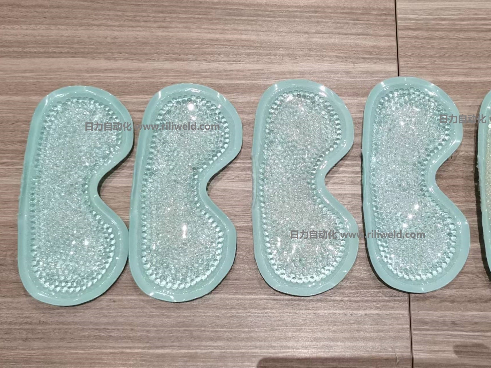 珍珠按摩凝珠眼罩熱合機 (10) 珍珠按摩凝珠眼罩熱合機 (10)