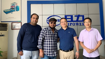 日力-客戶合照1